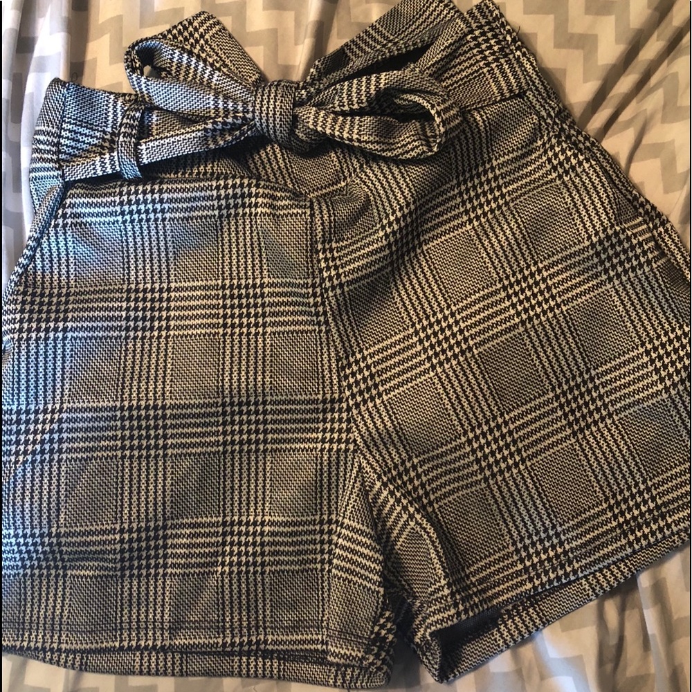 (L) Plaid Shorts